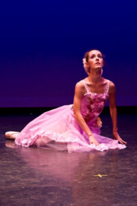 Ellen O'Connell in Interlude (Diamond/Fittante), Les Petits Ballets Santa Barbara, September 2007 Ellen O'Connell in Interlude (Diamond/Fittante), Les Petits Ballets Santa Barbara, September 2007