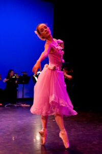 Ellen O'Connell in Interlude (Diamond/Fittante), Les Petits Ballets Santa Barbara, September 2007 Ellen O'Connell in Interlude (Diamond/Fittante), Les Petits Ballets Santa Barbara, September 2007